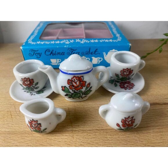 Vintage Toy China Tea Set With Floral Design & Original Box Made In Japan No. G- - Picture 3 of 5
